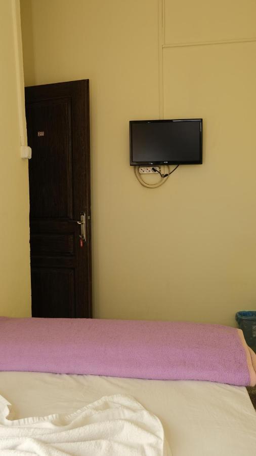 Aziz Pansiyon 3 Antalya Buitenkant foto