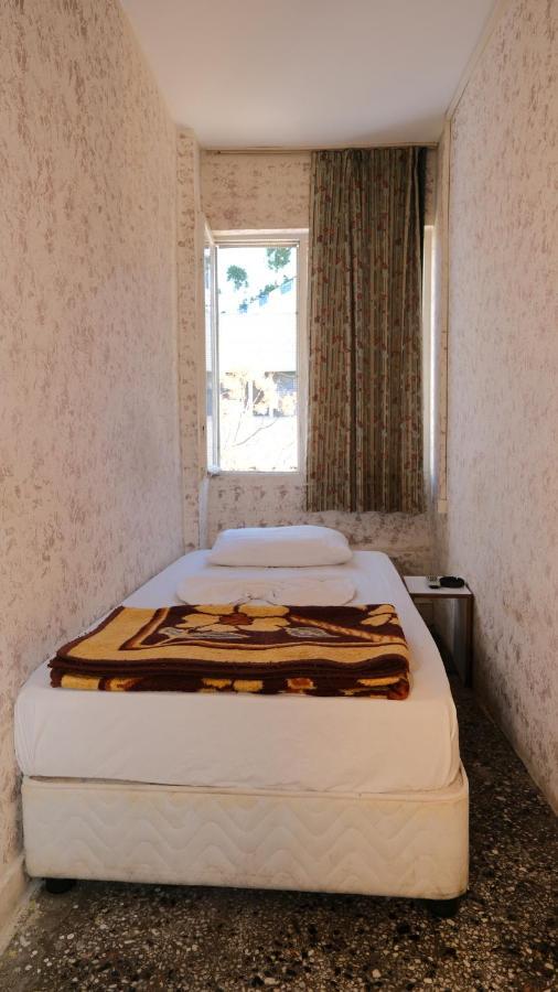 Aziz Pansiyon 3 Antalya Buitenkant foto